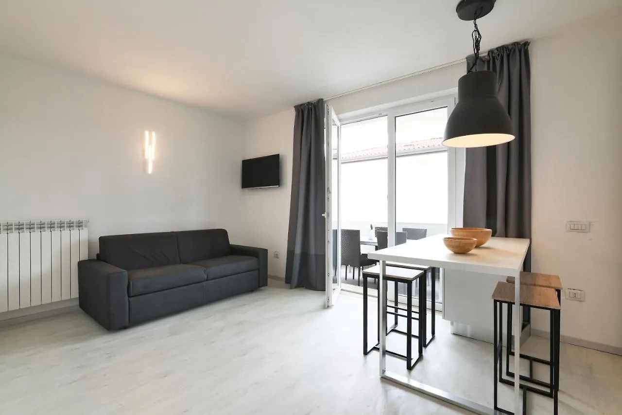 Borgo Degli Ulivi Residence Di Olympic Garda Lake 토스콜라노마데노 0*,  이탈리아