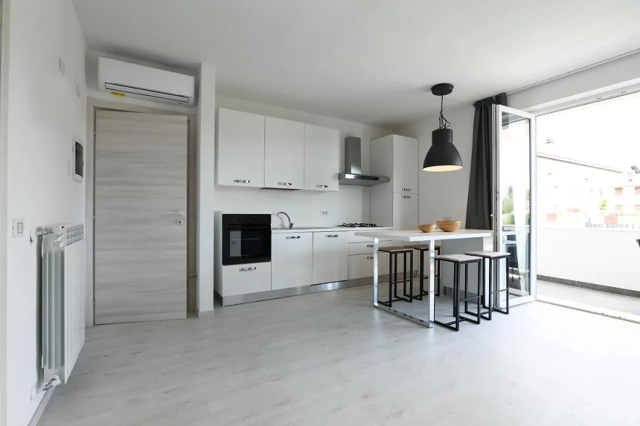 Borgo Degli Ulivi Residence Di Olympic Garda Lake 토스콜라노마데노 아파트호텔